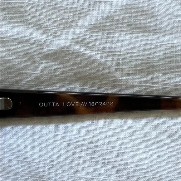 Le Specs Outta Love in Brown Tort Green Mono Sunglasses - Picture 3 of 6